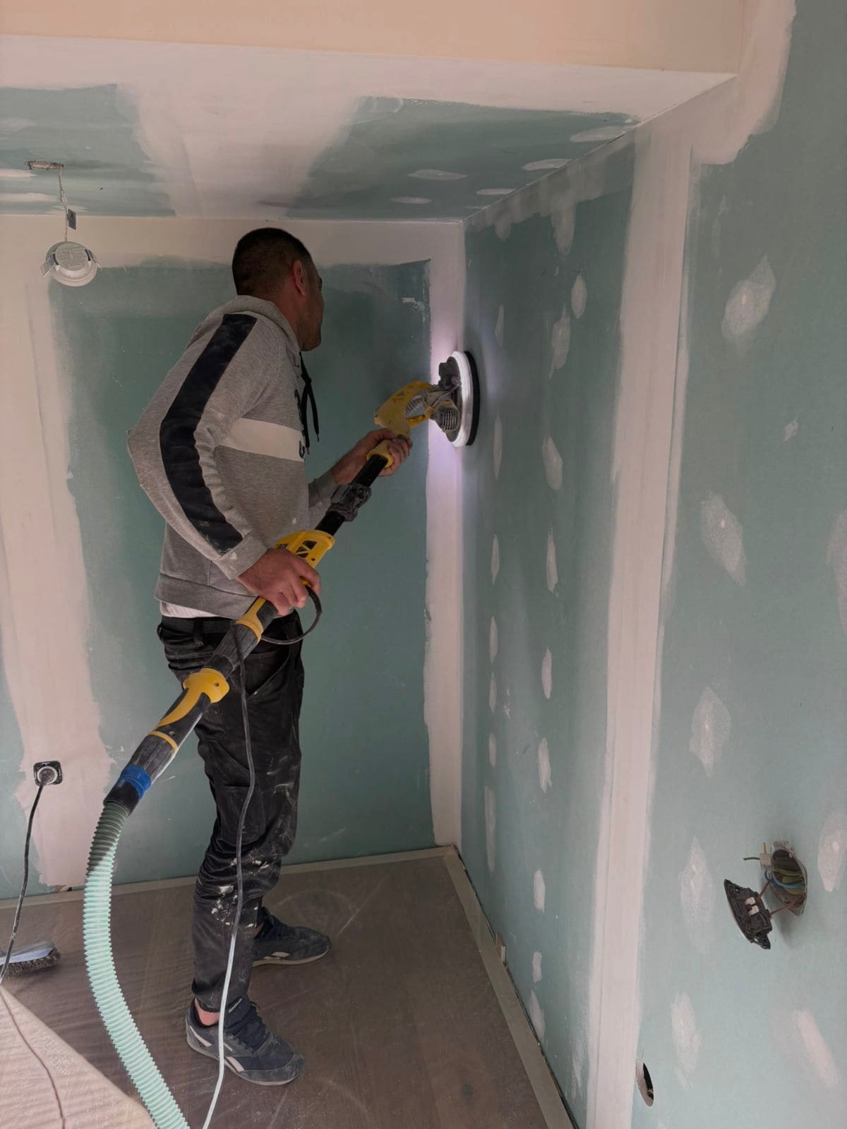 Peinture & Décoration Intérieure par EMG Rénovation dans les Bouches-du-Rhône