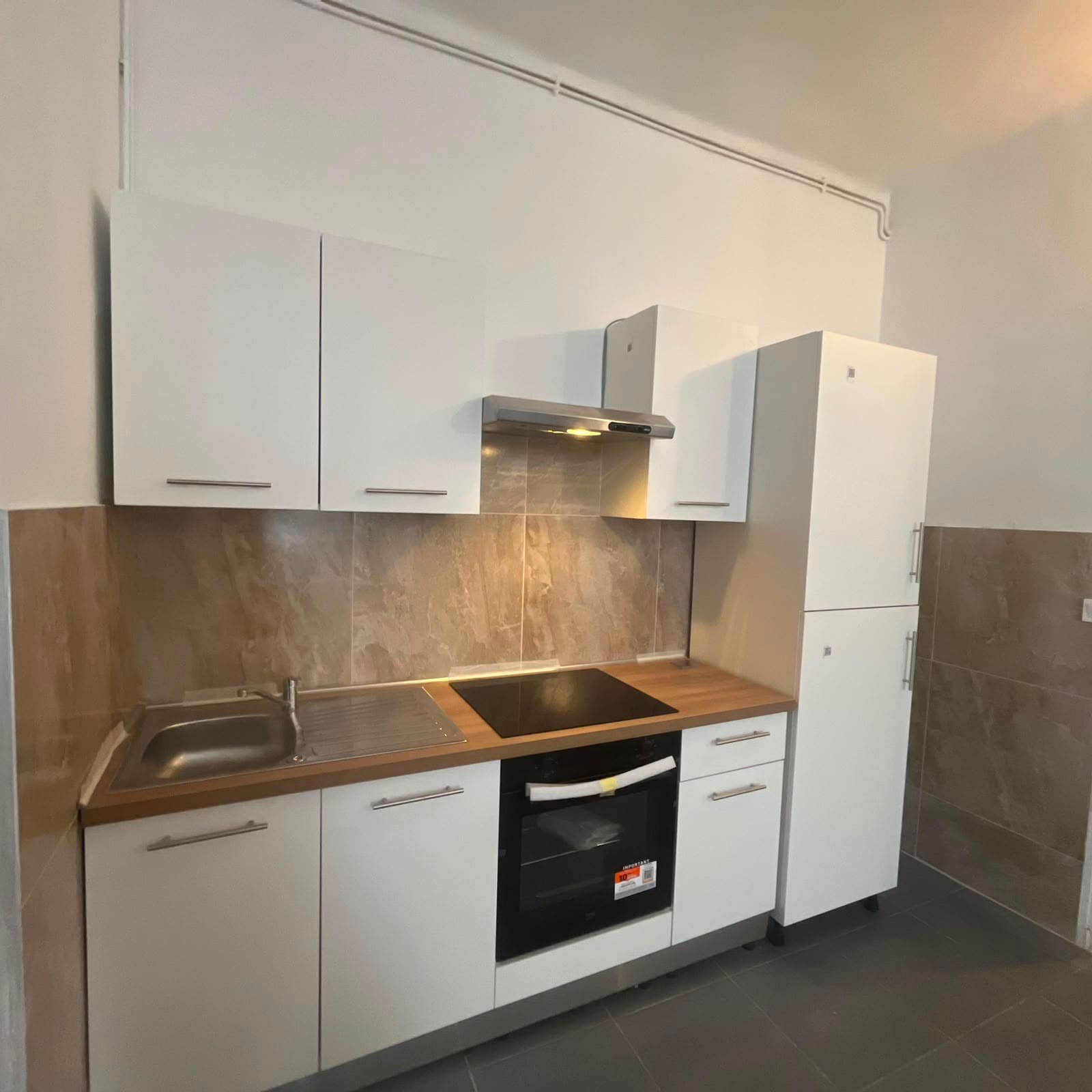 Rénovation appartement cuisine et salle de bain — Rénovation Complète réalisé par EMG Rénovation à Marseille